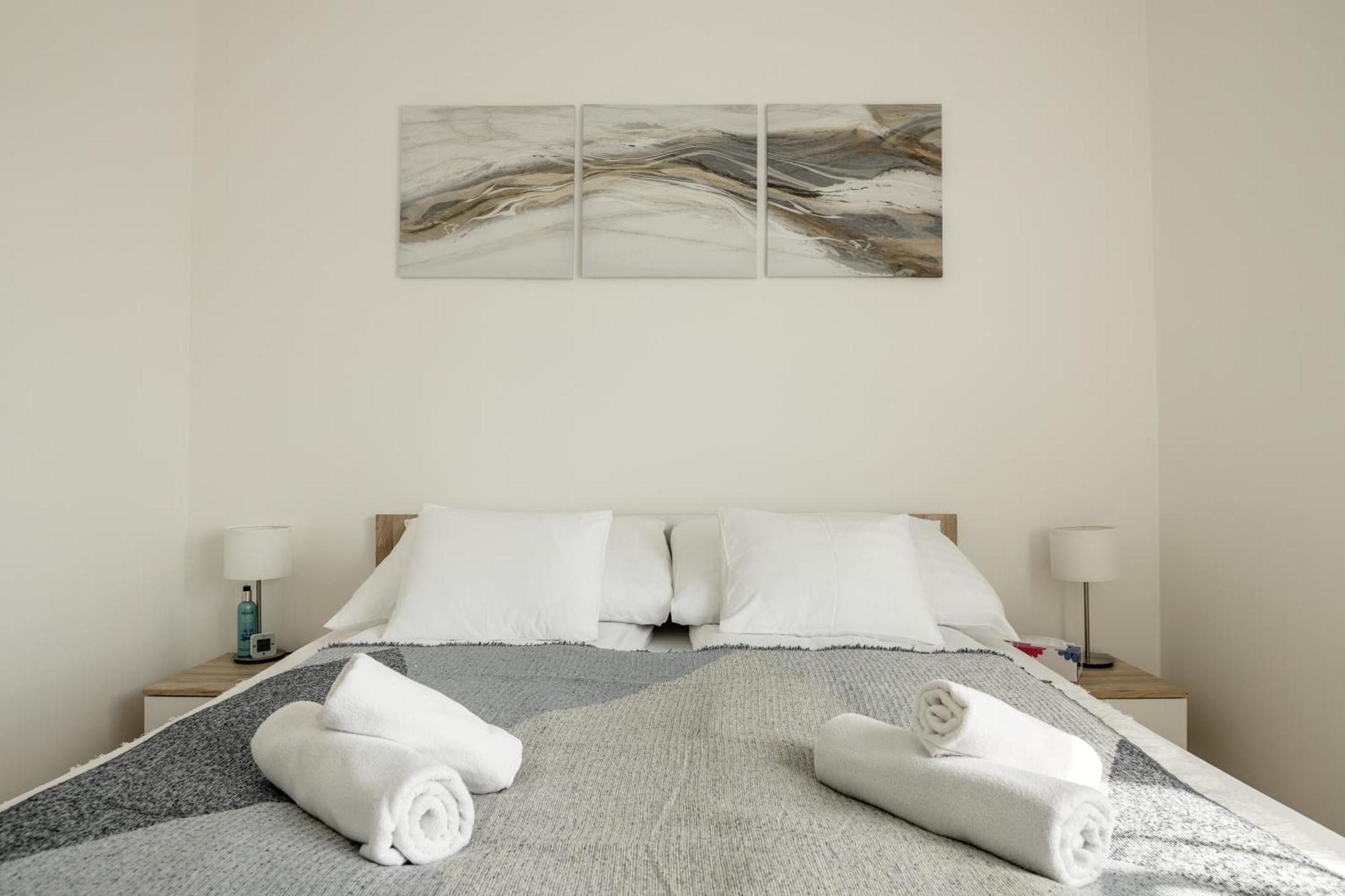Malompark Apartman With Free Parking Debreţin Exterior foto