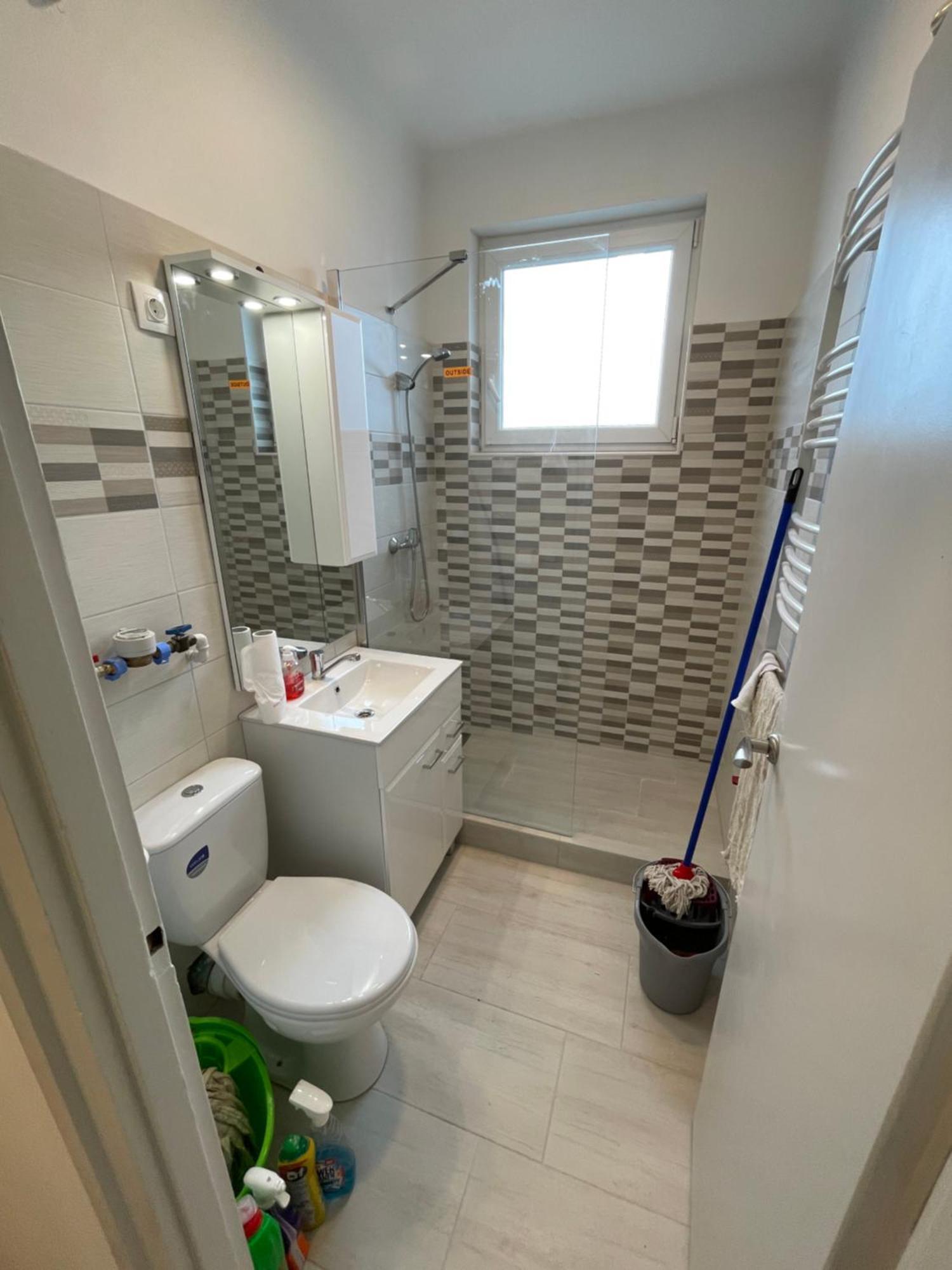 Malompark Apartman With Free Parking Debreţin Exterior foto